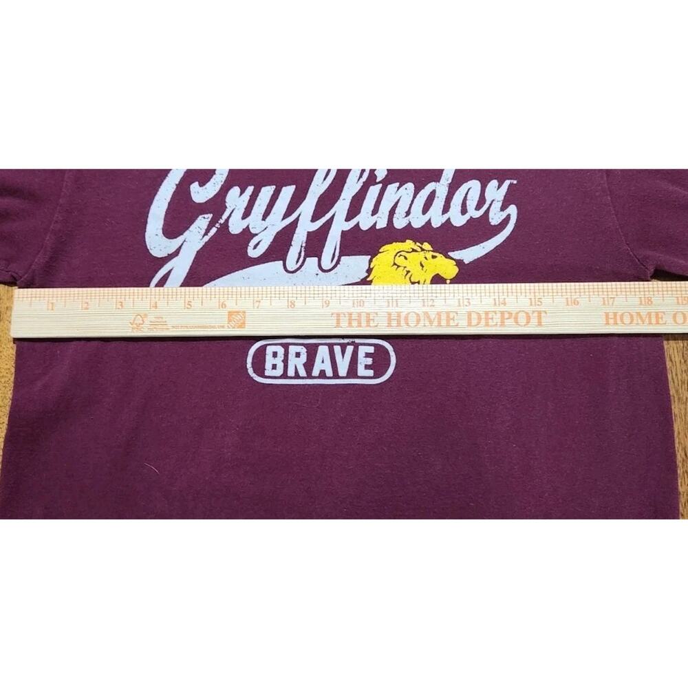 Harry Potter Gryffindor Shirt Youth XL Maroon Brave Lion Graphic Tee Cotton 2018 - Picture 5 of 7